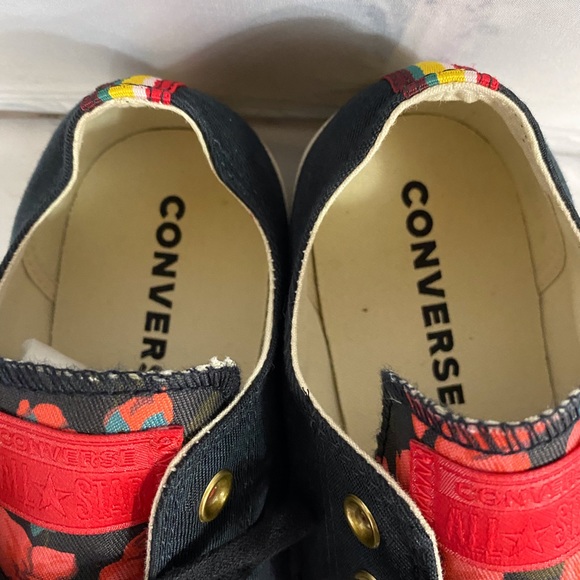 NWOT Converse - Picture 4 of 9
